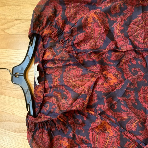 Beautiful blouse by Loft in fall colors size L - Picture 2 of 6